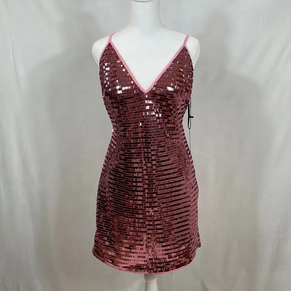 H:ours Amias Dress Size M NWT Pink Sequins Sparkle - Picture 1 of 16